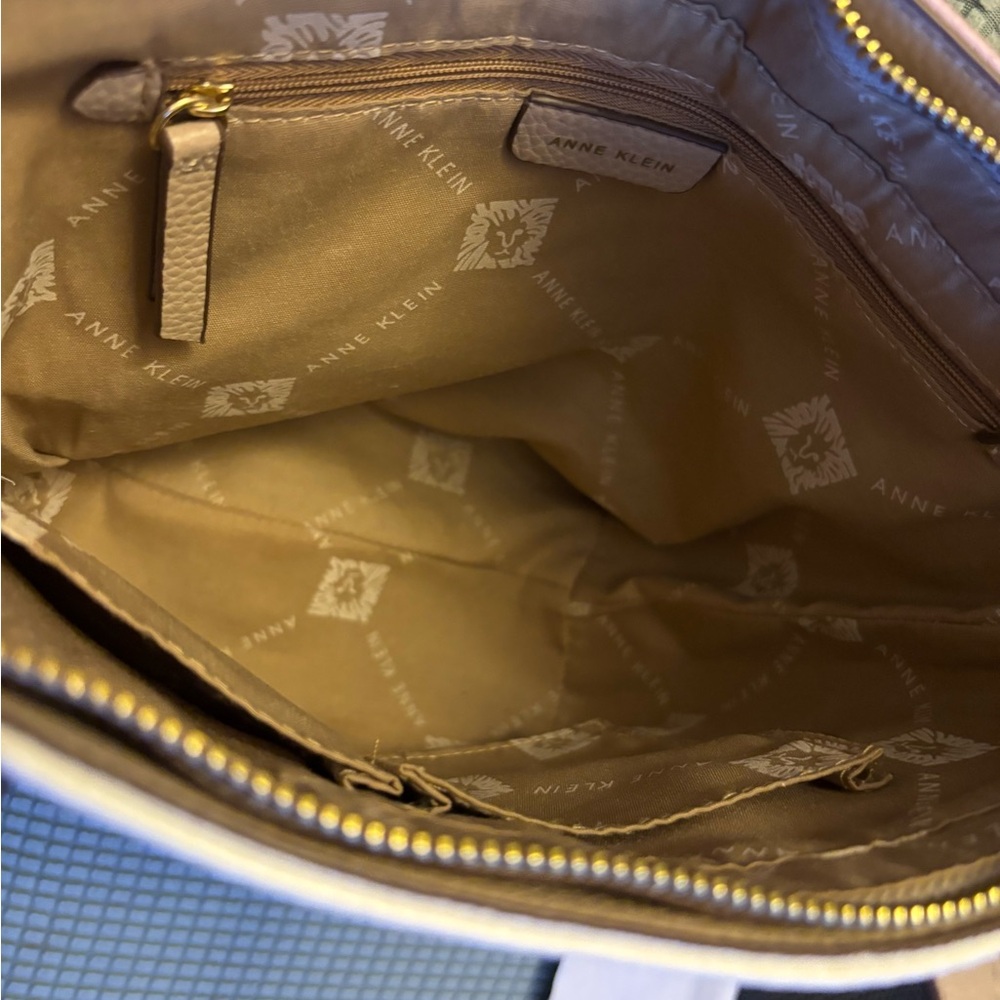 Anne Klein, Pink and white Tote Bag. - Picture 12 of 14